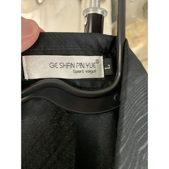 Ge Shan Pin Yue Mens Large Button Down Sleek Polyester Black Angled Stripe Shirt - Picture 2 of 9